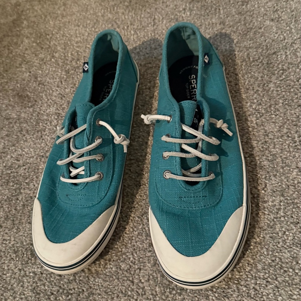 Sperry Turquoise Canvas Shoes with White Trim


P1